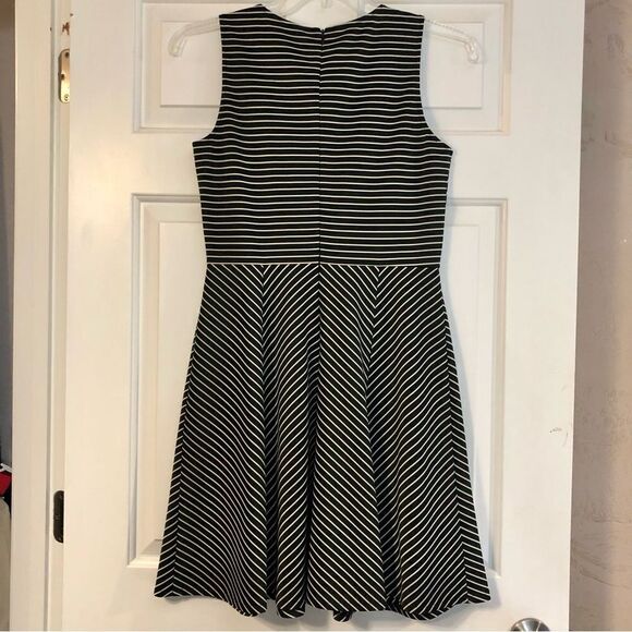 Danny and Nicole Stripped Black and White Dress Size 8 - Picture 3 of 10